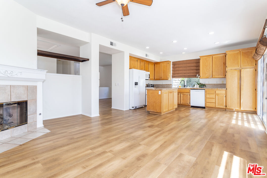 25434 Fitzgerald Avenue Stevenson Ranch, CA 91381 - Photo 19 of 54