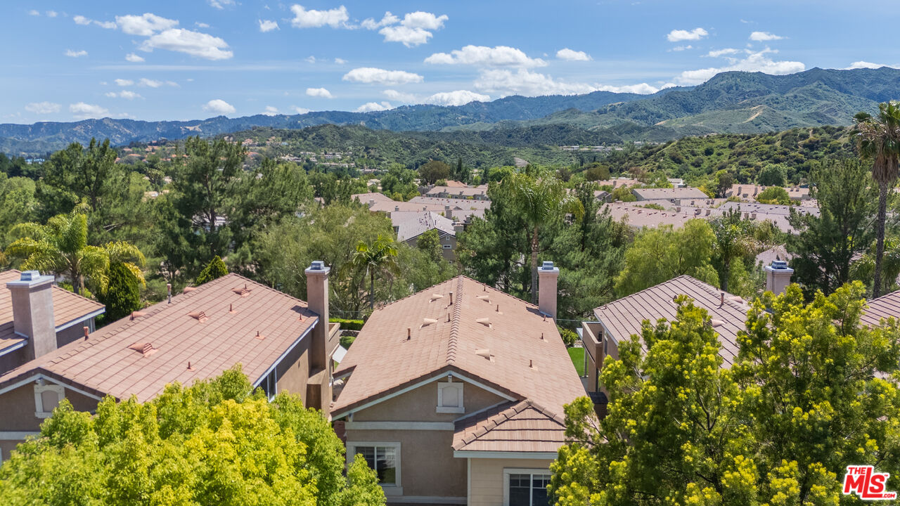 25434 Fitzgerald Avenue Stevenson Ranch, CA 91381 - Photo 5 of 54