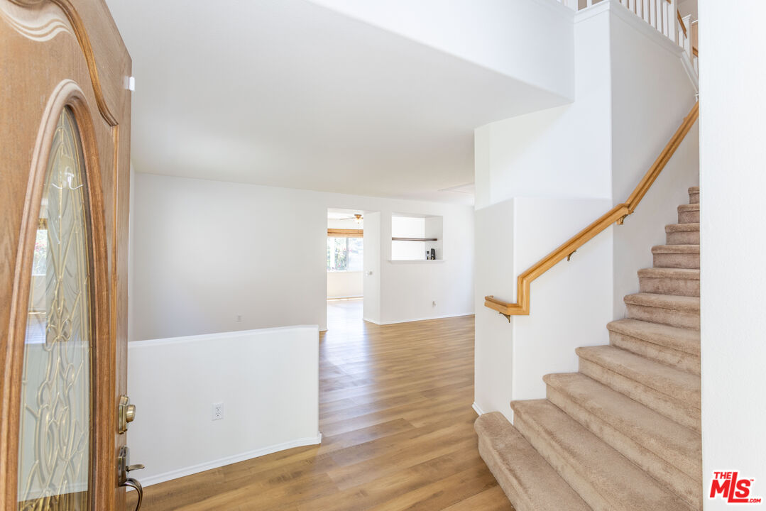 25434 Fitzgerald Avenue Stevenson Ranch, CA 91381 - Photo 9 of 54