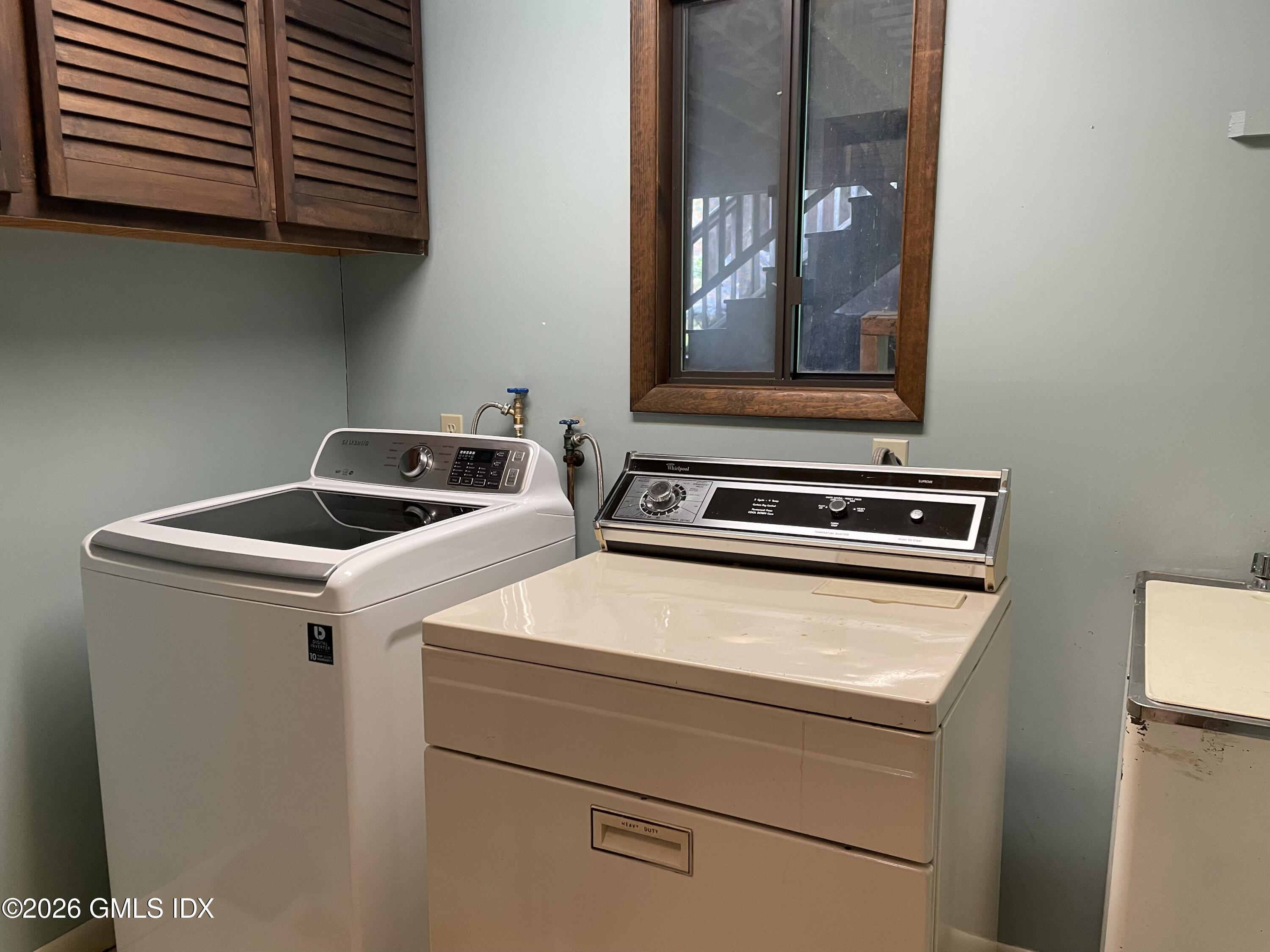 21 Windsor Lane Cos Cob, CT 06807 - Photo 19 of 24 Laundry room