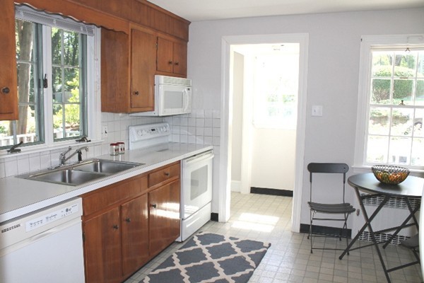 6 Tower Road Lexington, MA 02421 - Photo 9 of 22