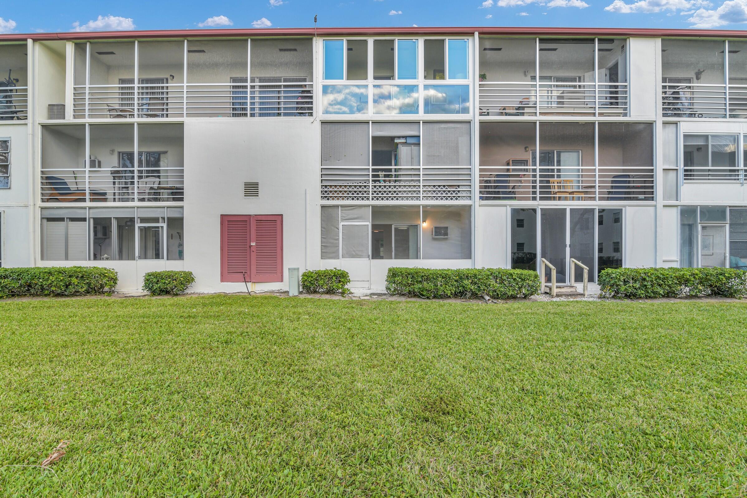 175 Fanshaw East Boca Raton, FL 33434 - Photo 26 of 26 Exterior Back