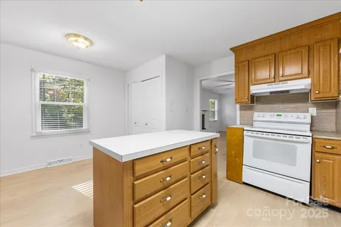 $465,000 | 1840 Stoneyridge Drive, Charlotte, NC 28214