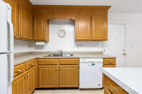 $465,000 | 1840 Stoneyridge Drive, Charlotte, NC 28214