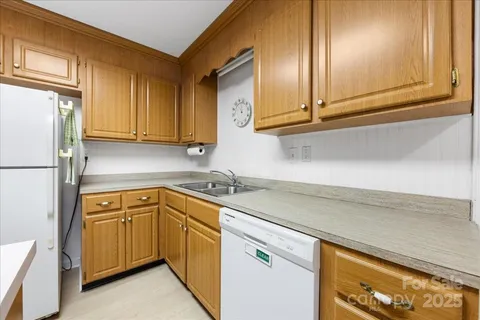 $465,000 | 1840 Stoneyridge Drive, Charlotte, NC 28214