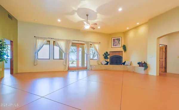 $885,000 | 6754 East Roberto Loop, Hereford, AZ 85615