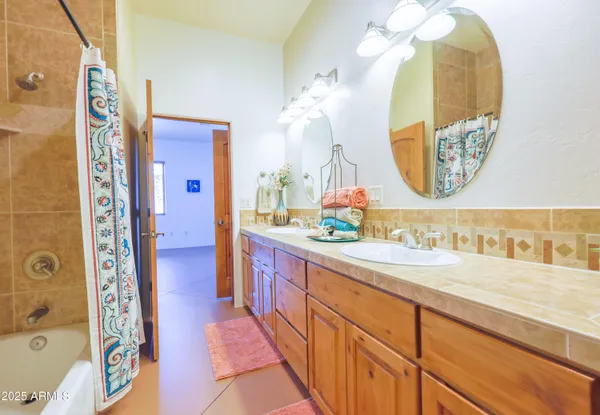 $885,000 | 6754 East Roberto Loop, Hereford, AZ 85615