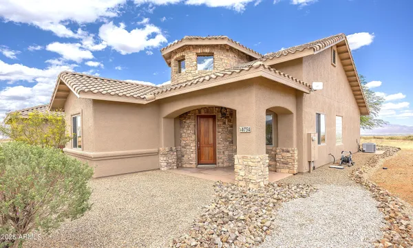 $885,000 | 6754 East Roberto Loop, Hereford, AZ 85615