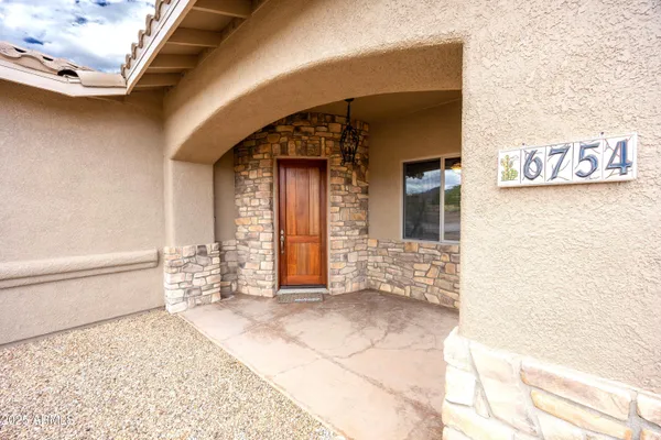 $885,000 | 6754 East Roberto Loop, Hereford, AZ 85615