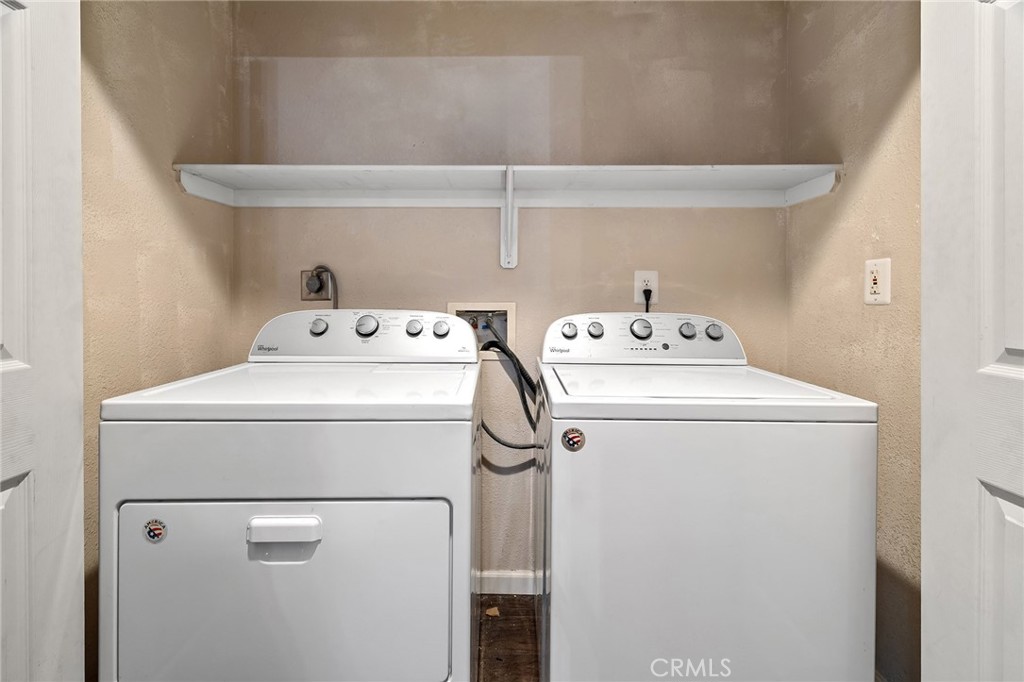 4 La Palma Drive Oroville, CA 95965 - Photo 13 of 39 a utility room with dryer and washer
