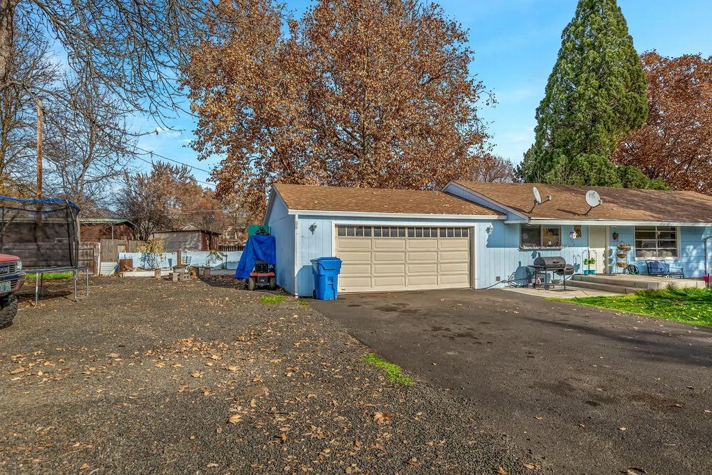 208 Jason Street Eagle Point, OR 97524 - Photo 6 of 17 Additional Photo