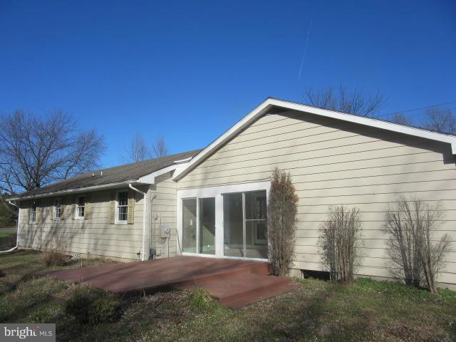 Exterior (Rear)