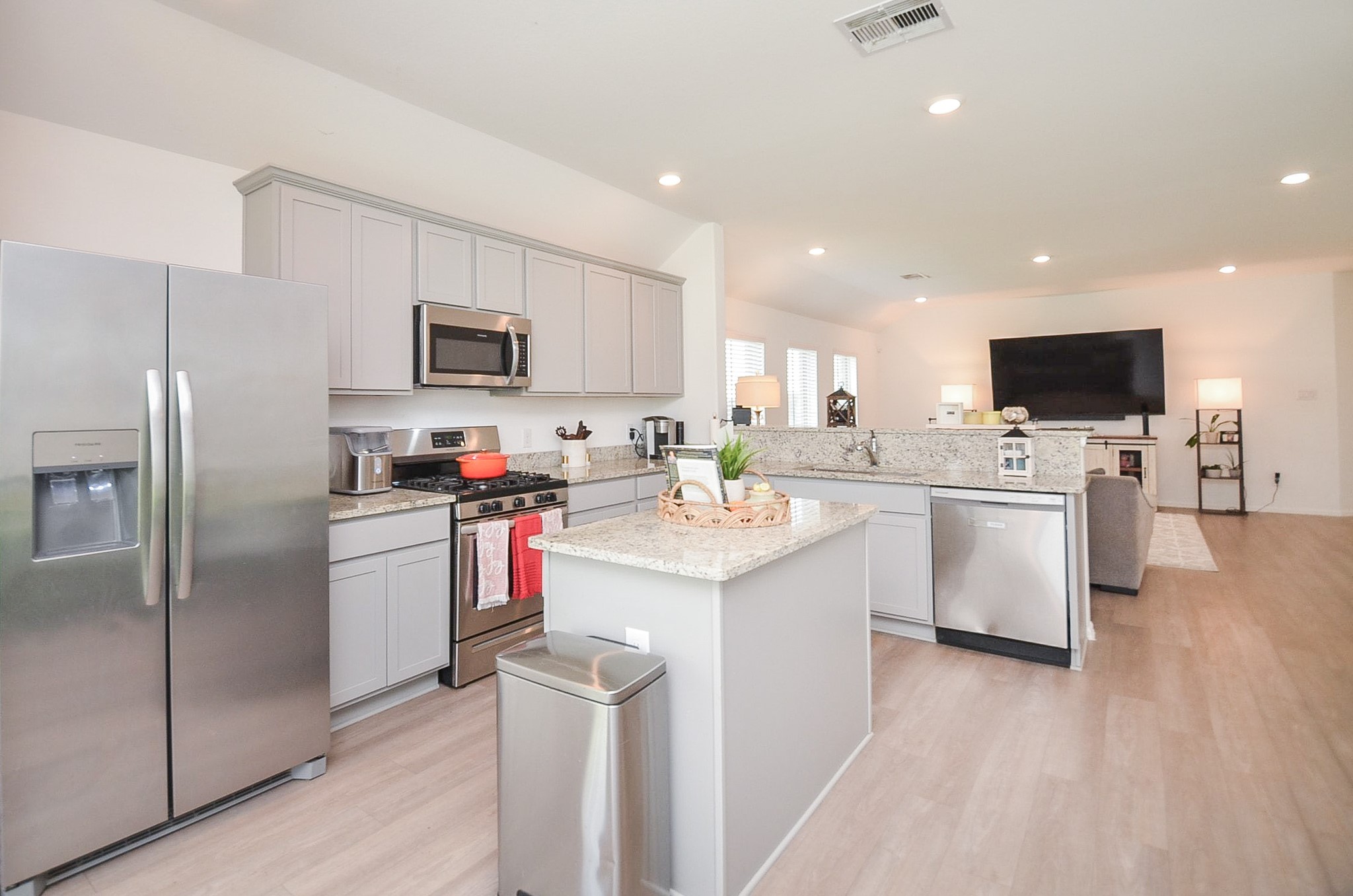 5308 Rushing Brk Lane Richmond, TX 77469 - Photo 9 of 24 Functional island kitchen