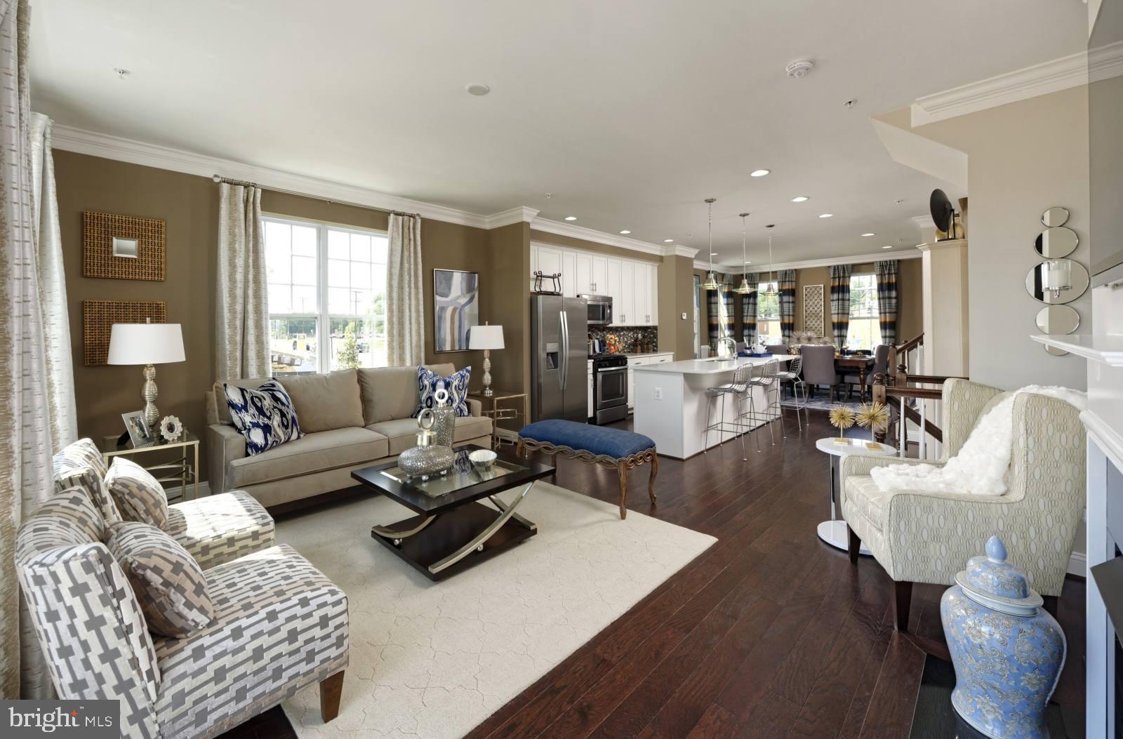 9913 Wood Spring Terrace Lanham, MD 20706 - Photo 5 of 14 Living Room