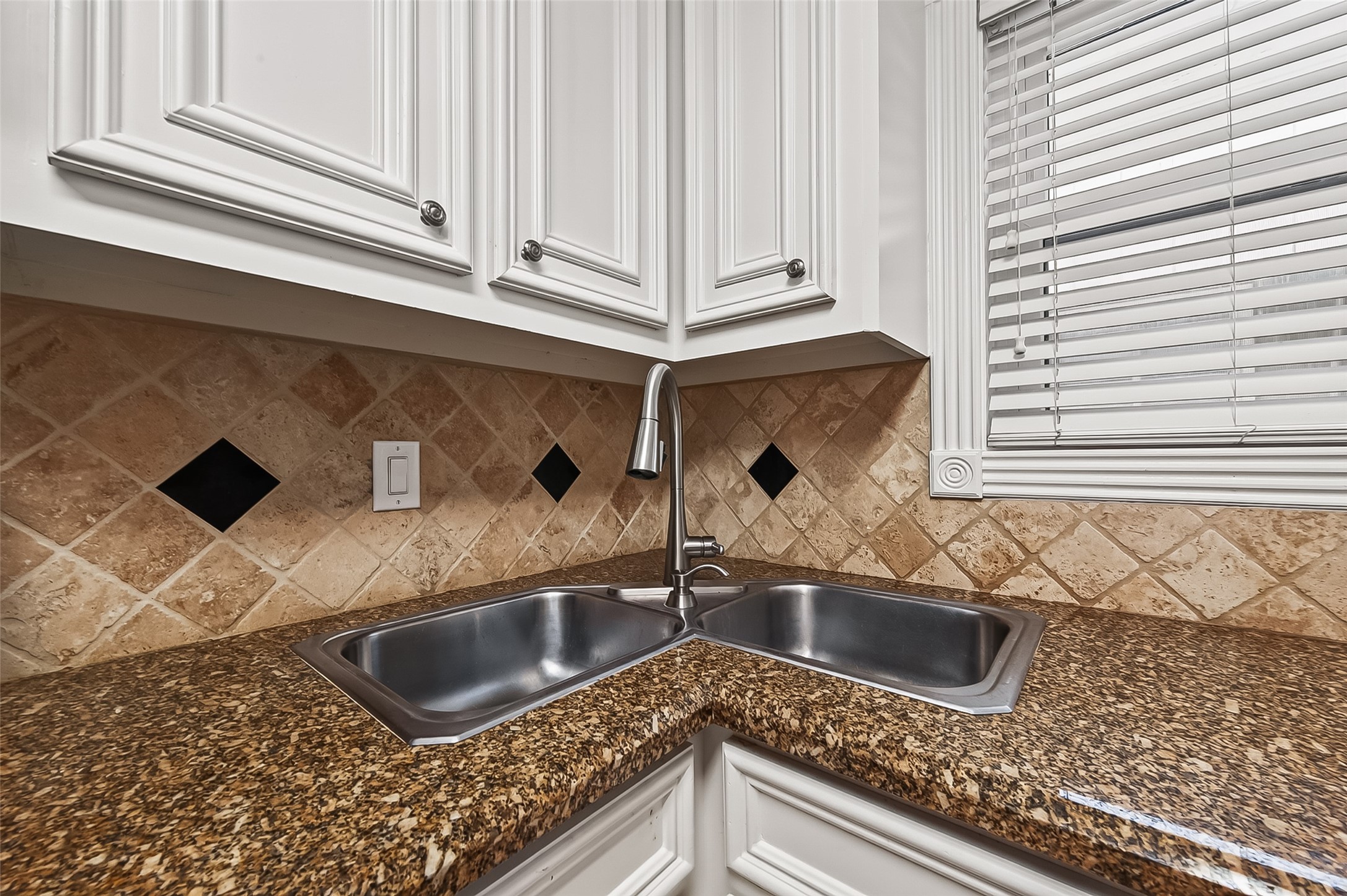 4727 Merwin Street, Unit A Houston, TX 77027 - Photo 26 of 45 Gallery Image 26