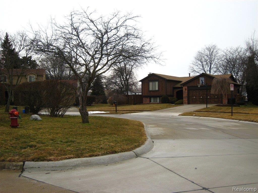 3847 Raintree Drive Troy, MI 48083 - Photo 2 of 16 Cul-de-sac