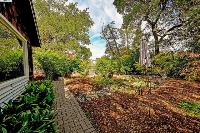 $1,988,000 | 799 Moraga Road, Lafayette, CA 94549