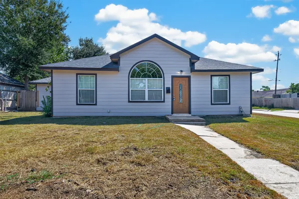 $1,995 | 2302 Norman Street, Pasadena, TX 77506