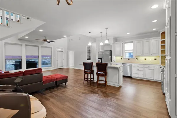 $3,300 | 3815 Holly Ridge Drive, Unit GUEST, Longview, TX 75605