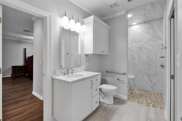 $3,300 | 3815 Holly Ridge Drive, Unit GUEST, Longview, TX 75605