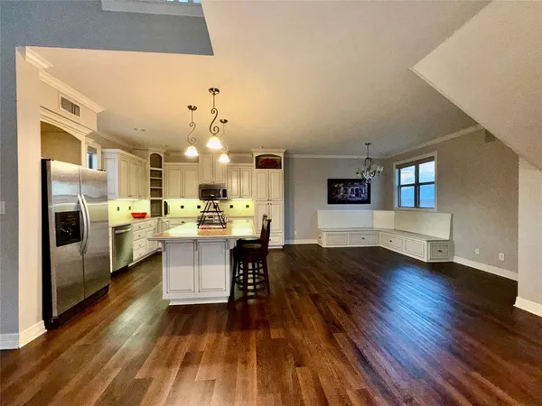 $3,300 | 3815 Holly Ridge Drive, Unit GUEST, Longview, TX 75605