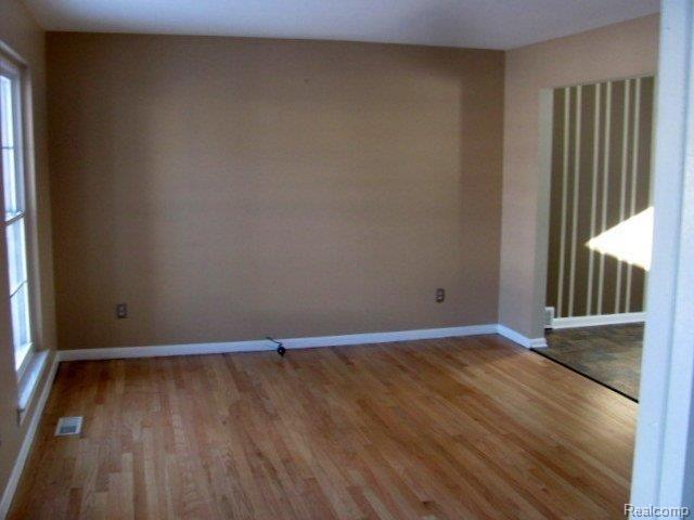 18604 Davidson Road Fraser, MI 48026 - Photo 8 of 10 2036-02-12 06.05.22-1.jpg