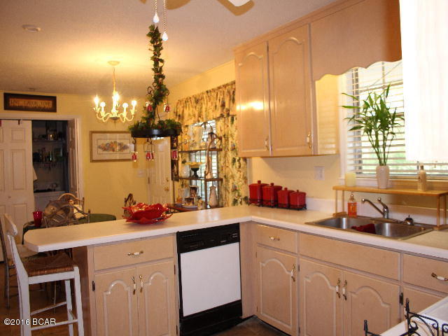 948 Everett Road Graceville, FL 32440 - Photo 6 of 13