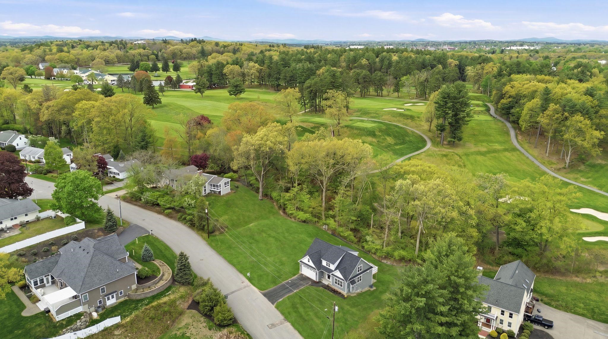 68 Farmington Road Nashua, NH 03060 - Photo 6 of 45