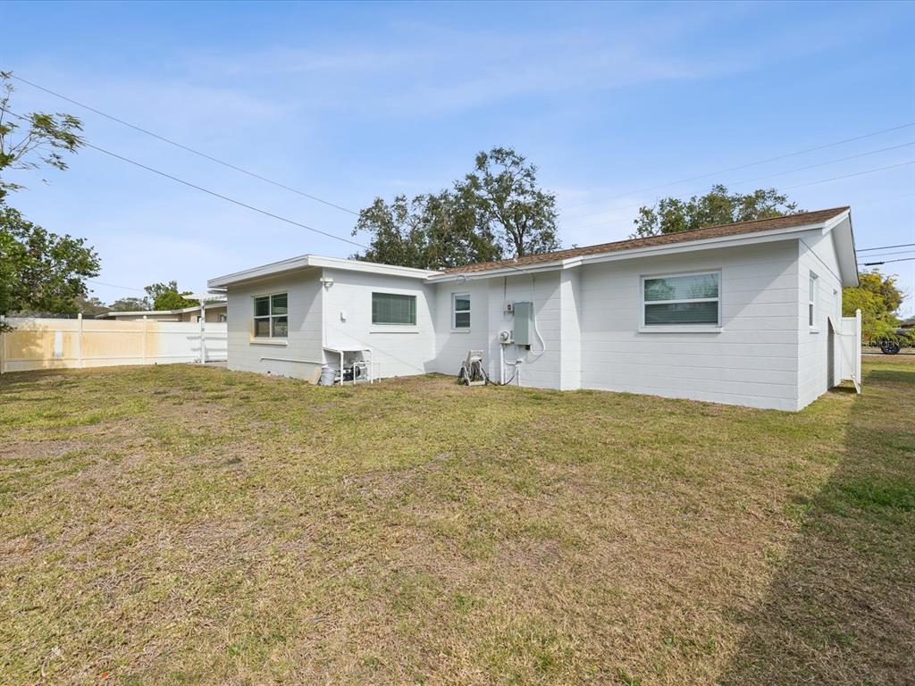 10264 Oakhurst Road Largo, FL 33774 - Photo 36 of 38