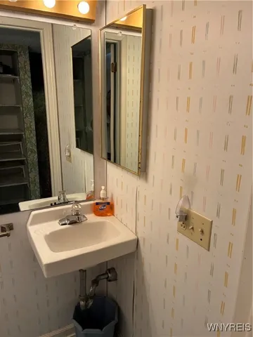 $269,900 | 70 Hickory Hill Road, Amherst, NY 14221