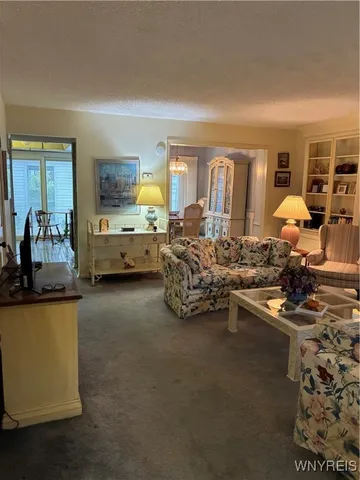 $269,900 | 70 Hickory Hill Road, Amherst, NY 14221