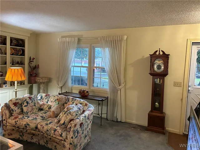 $269,900 | 70 Hickory Hill Road, Amherst, NY 14221