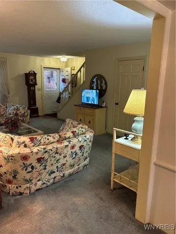 $269,900 | 70 Hickory Hill Road, Amherst, NY 14221