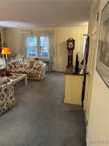 $264,900 | 70 Hickory Hill Road, Amherst, NY 14221