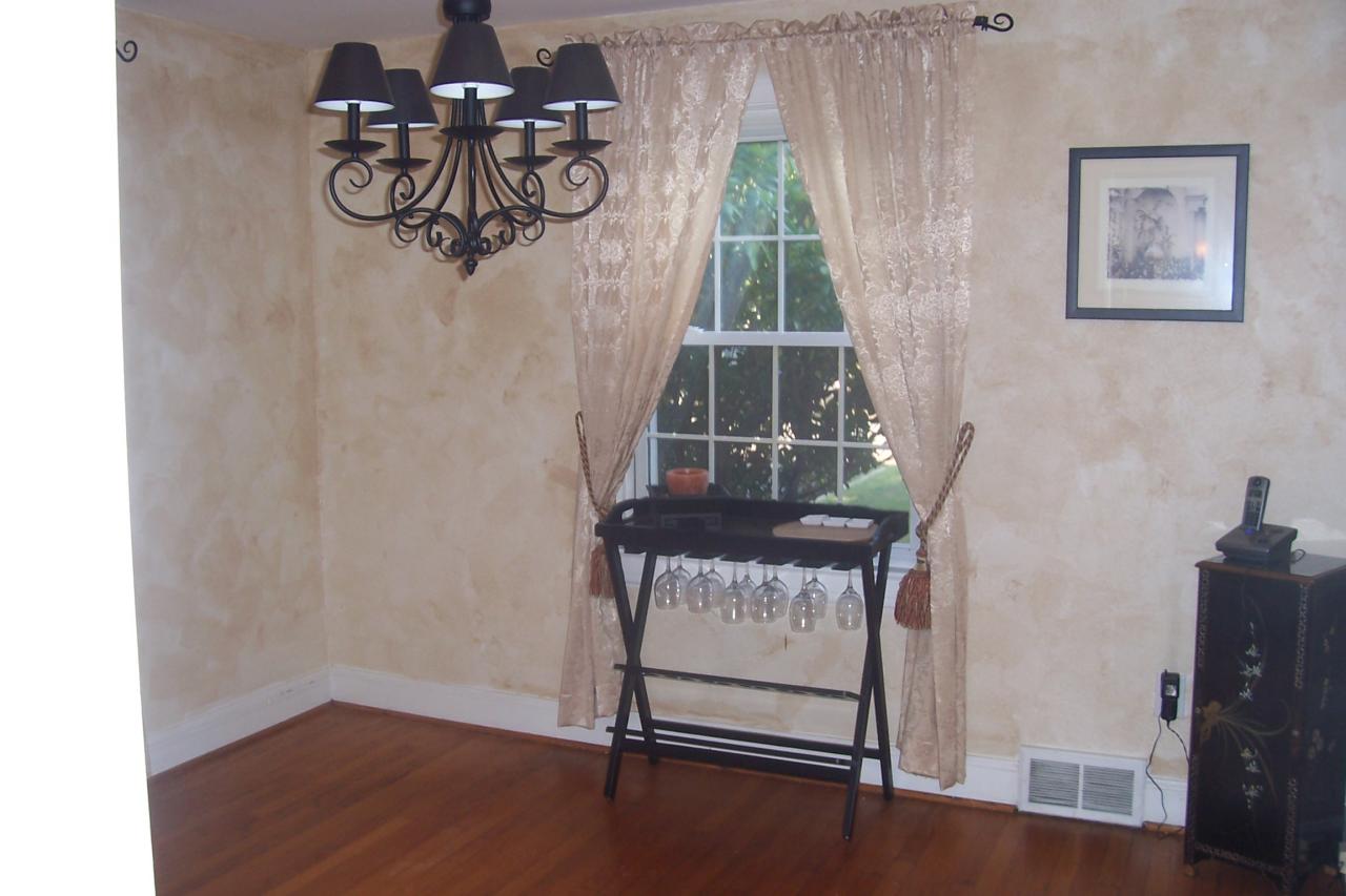 2424 Lofton Road Southwest Roanoke, VA 24015 - Photo 3 of 8 Dining Room