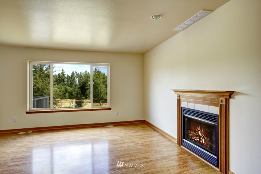 12214 Morris Road Southeast Yelm, WA 98597 - Photo 4 of 25 Gallery Image 4