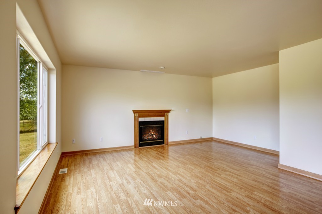 12214 Morris Road Southeast Yelm, WA 98597 - Photo 5 of 25 Gallery Image 5