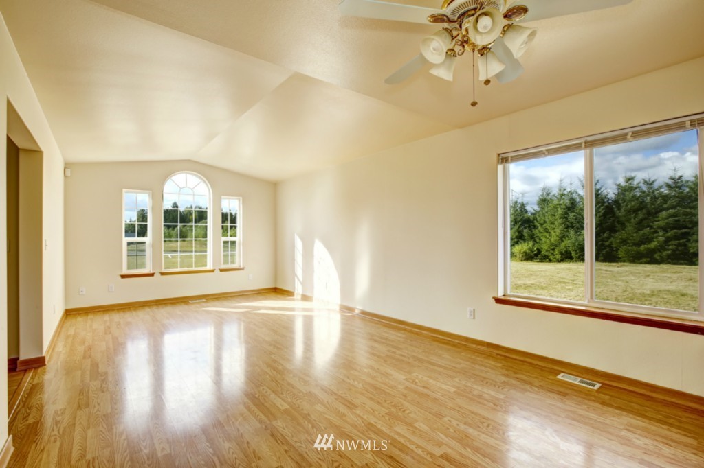 12214 Morris Road Southeast Yelm, WA 98597 - Photo 6 of 25 Gallery Image 6