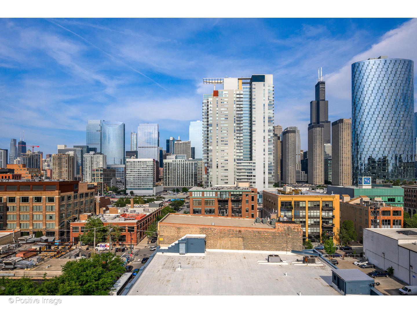 909 West Washington Boulevard, Unit 1012 Chicago, IL 60607 - Photo 24 of 30 a picture of city view