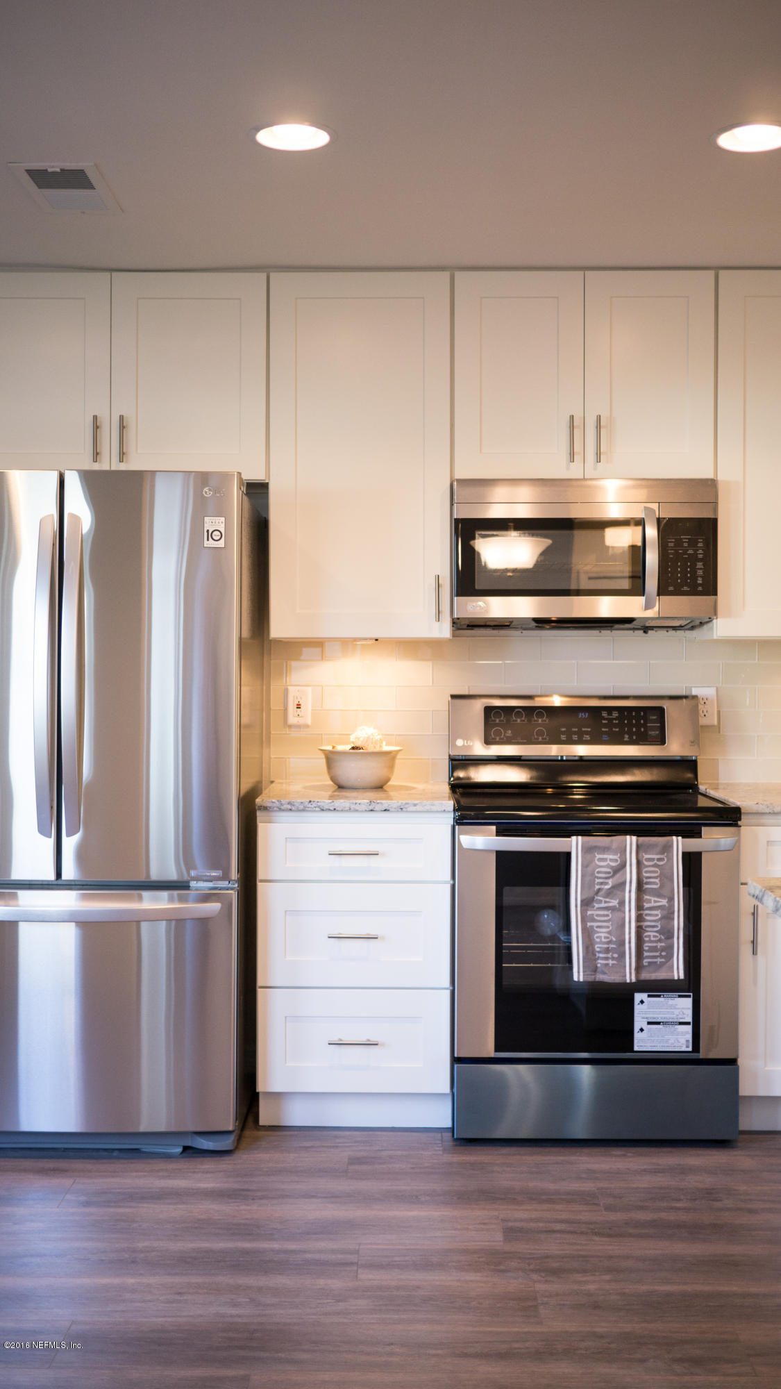 944 Aries Road West Jacksonville, FL 32216 - Photo 17 of 47 ... convection oven & more!