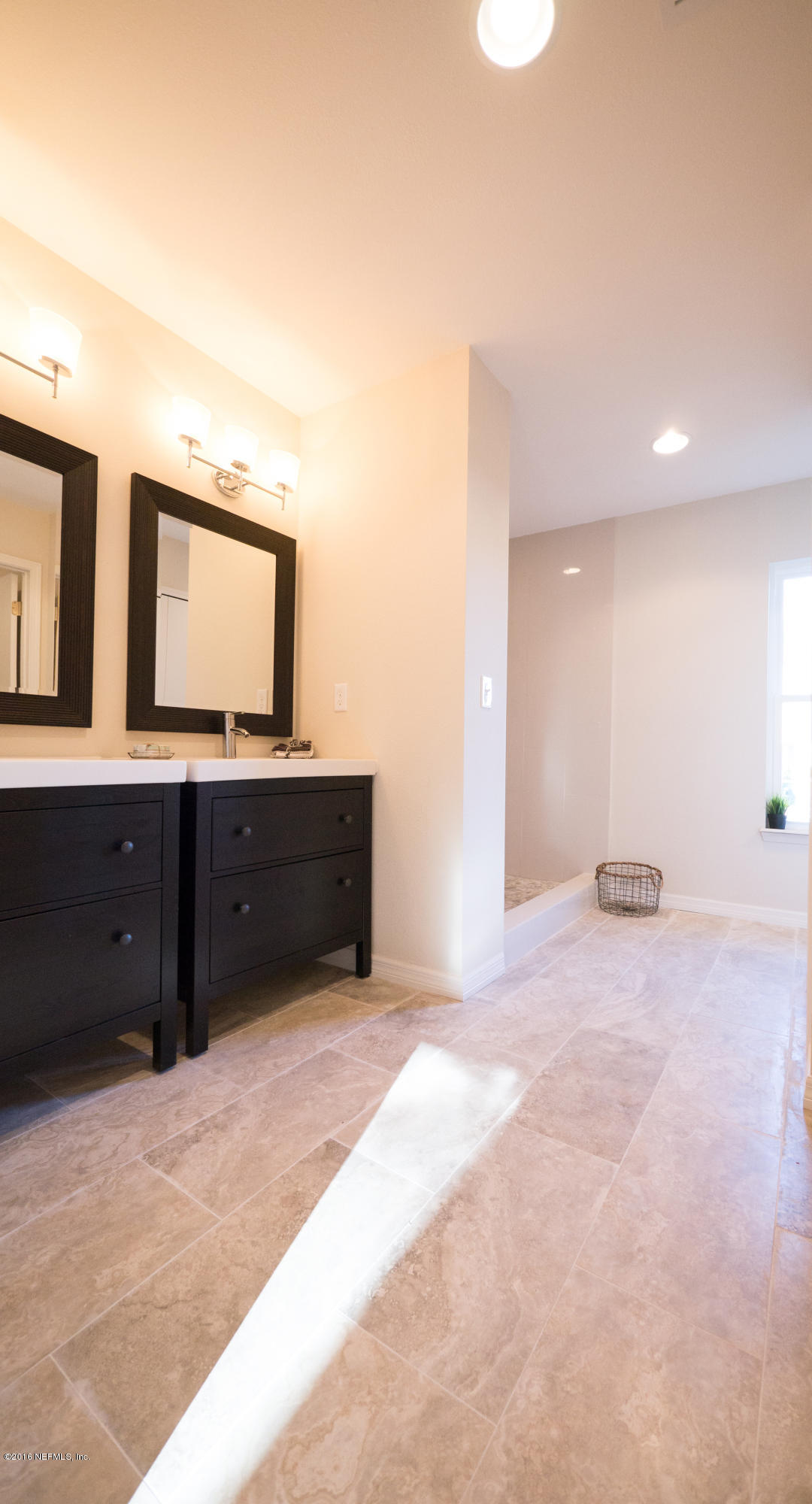 944 Aries Road West Jacksonville, FL 32216 - Photo 24 of 47 Master Bathroom