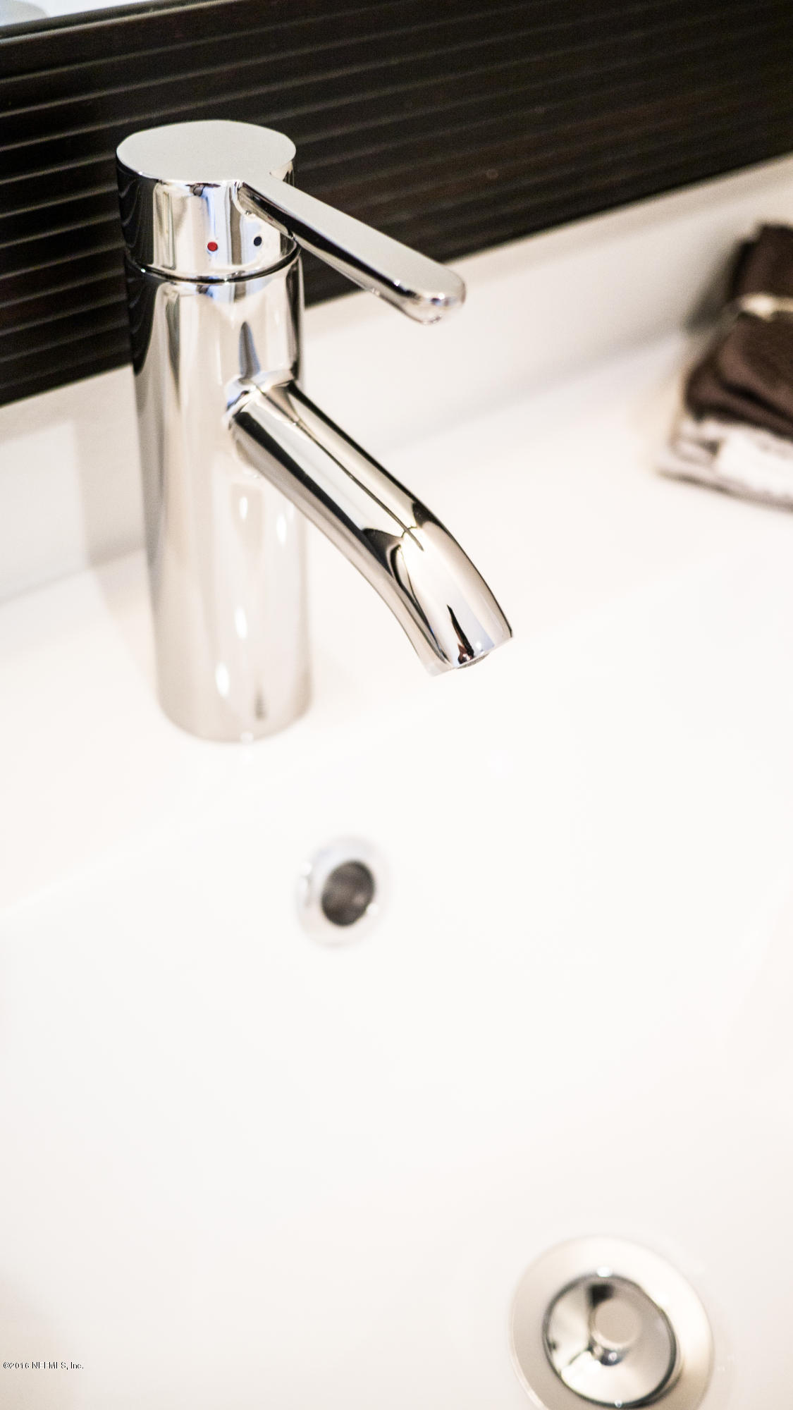 944 Aries Road West Jacksonville, FL 32216 - Photo 26 of 47 Chrome Fixtures