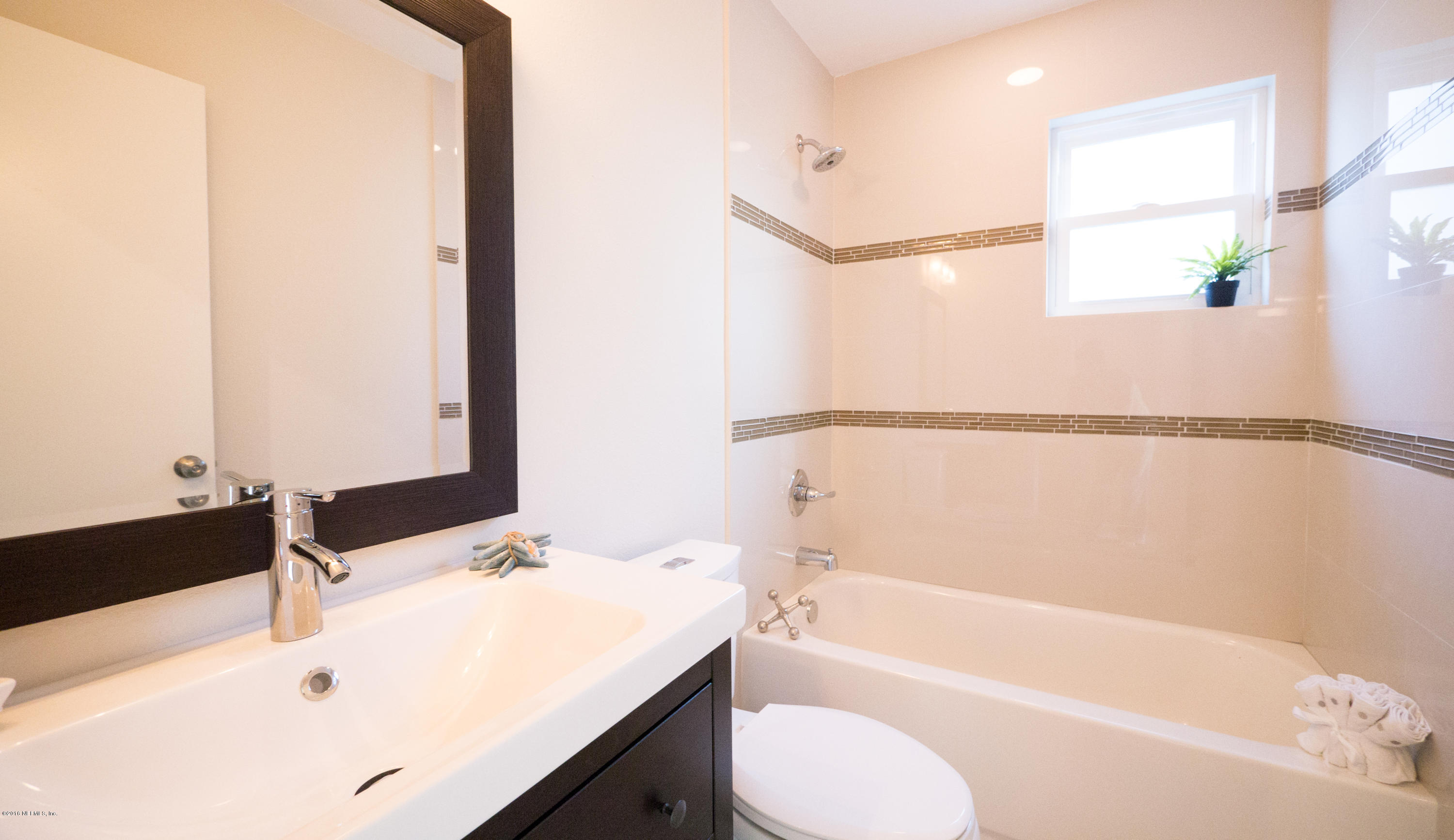 944 Aries Road West Jacksonville, FL 32216 - Photo 38 of 47 Stylish for Guests TOO!