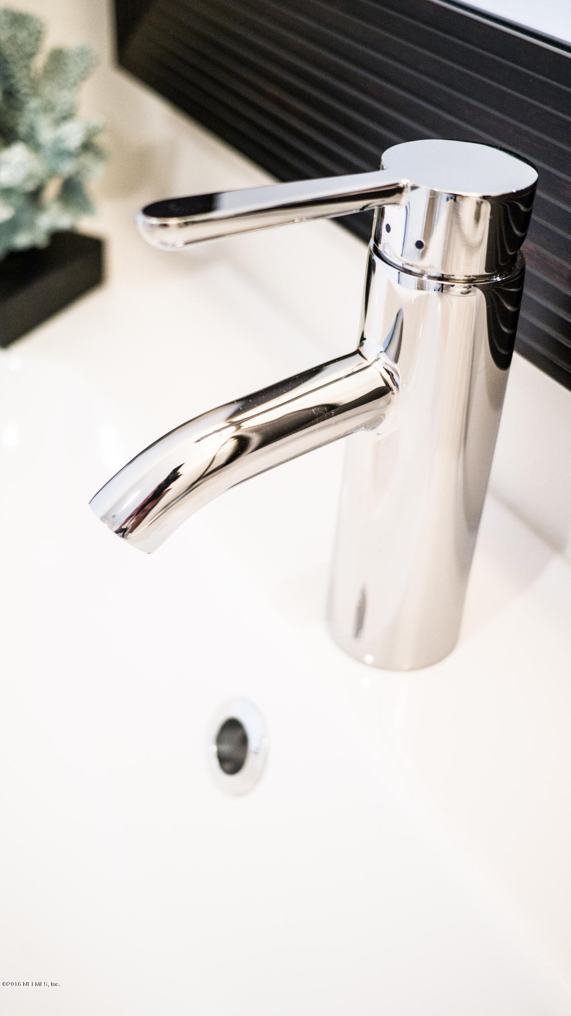 944 Aries Road West Jacksonville, FL 32216 - Photo 40 of 47 Chrome Fixtures