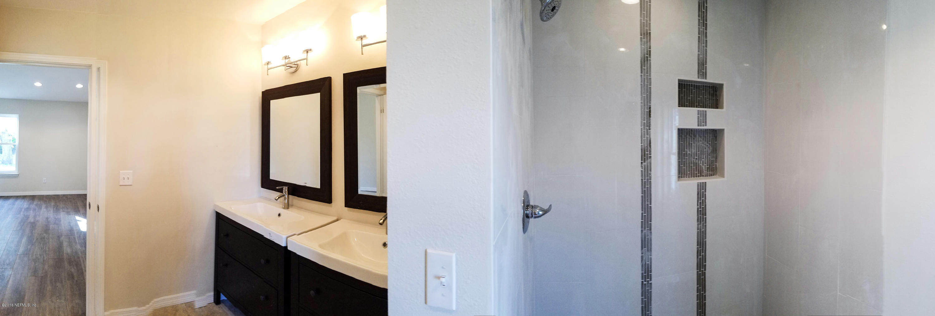 944 Aries Road West Jacksonville, FL 32216 - Photo 5 of 47 Panoramic of Master Bathroom