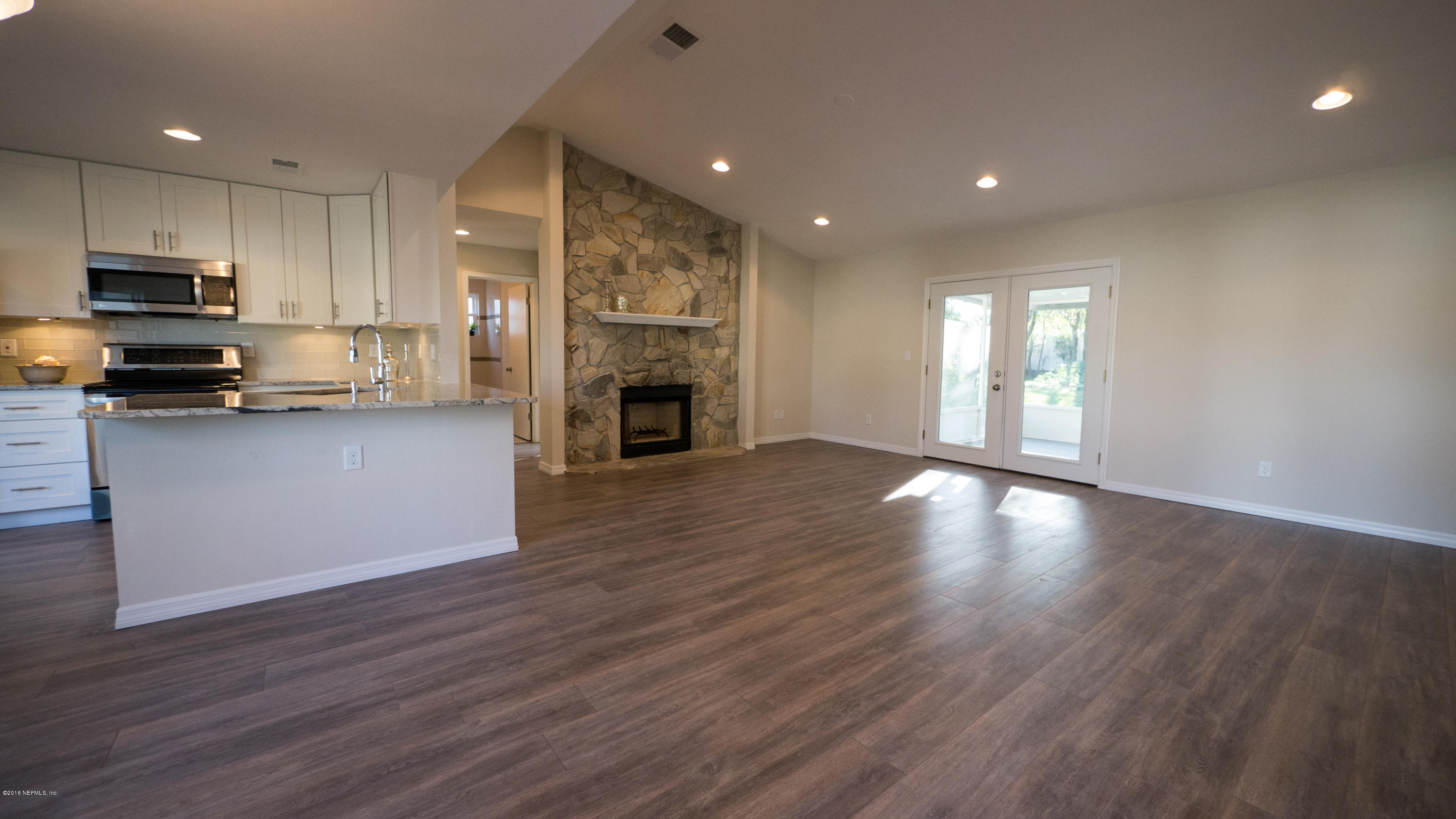 944 Aries Road West Jacksonville, FL 32216 - Photo 9 of 47 Vaulted Ceilings