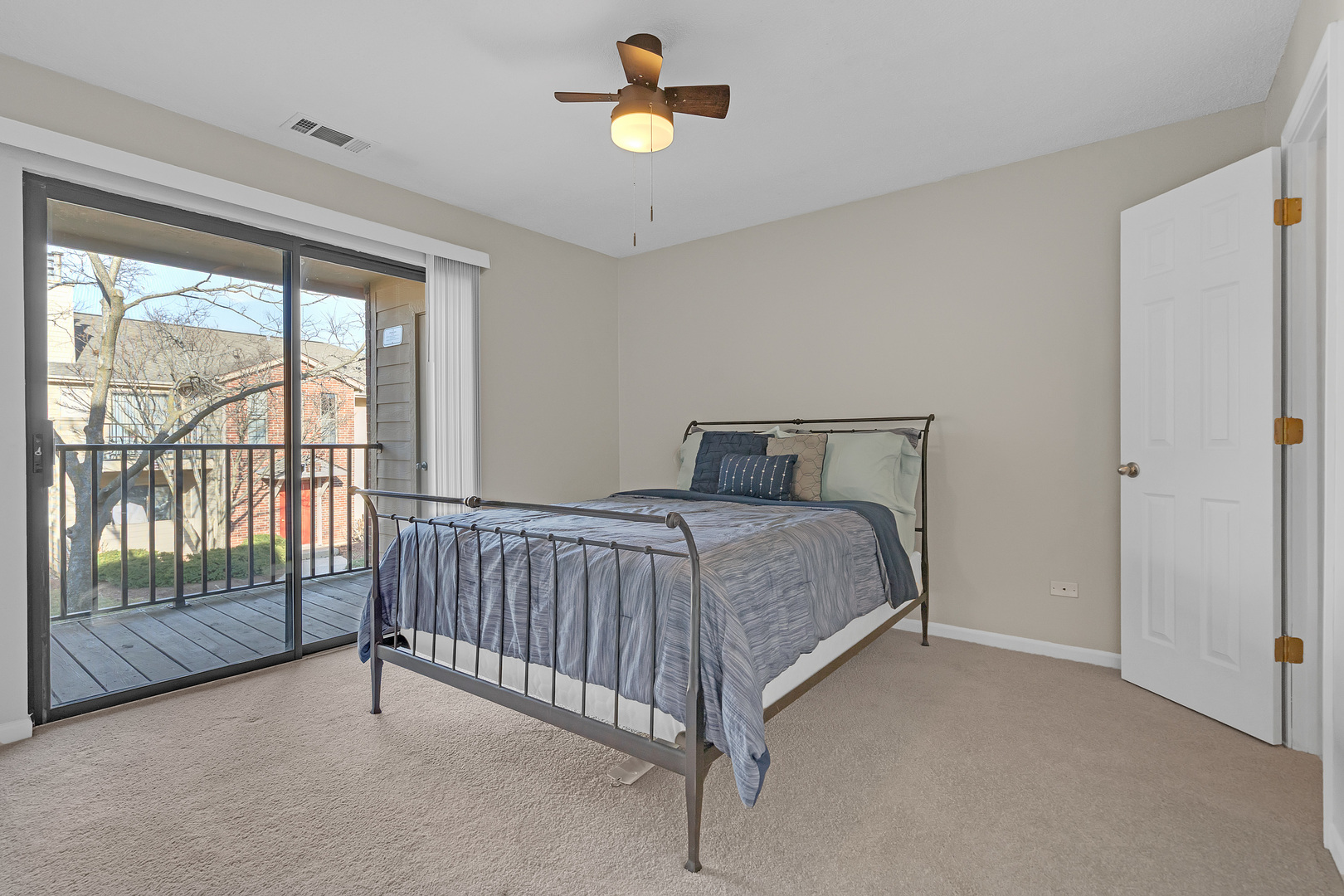 1915 North Hicks Road, Unit 208 Palatine, IL 60074 - Photo 14 of 20