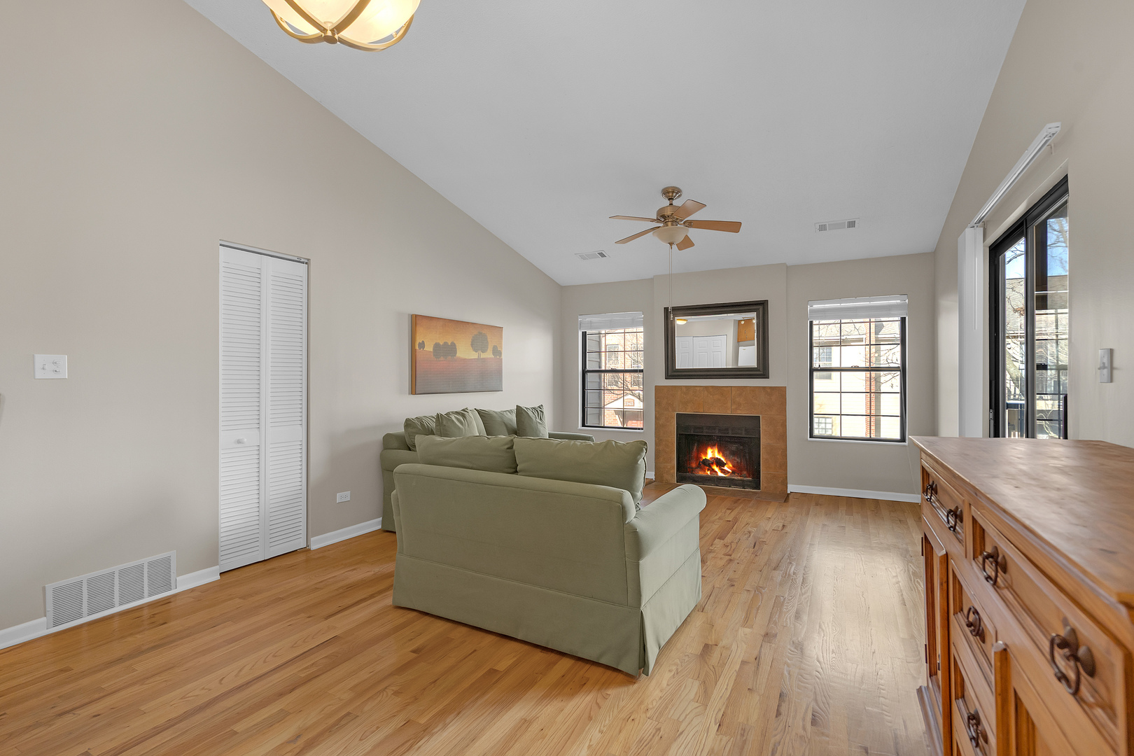 1915 North Hicks Road, Unit 208 Palatine, IL 60074 - Photo 8 of 20