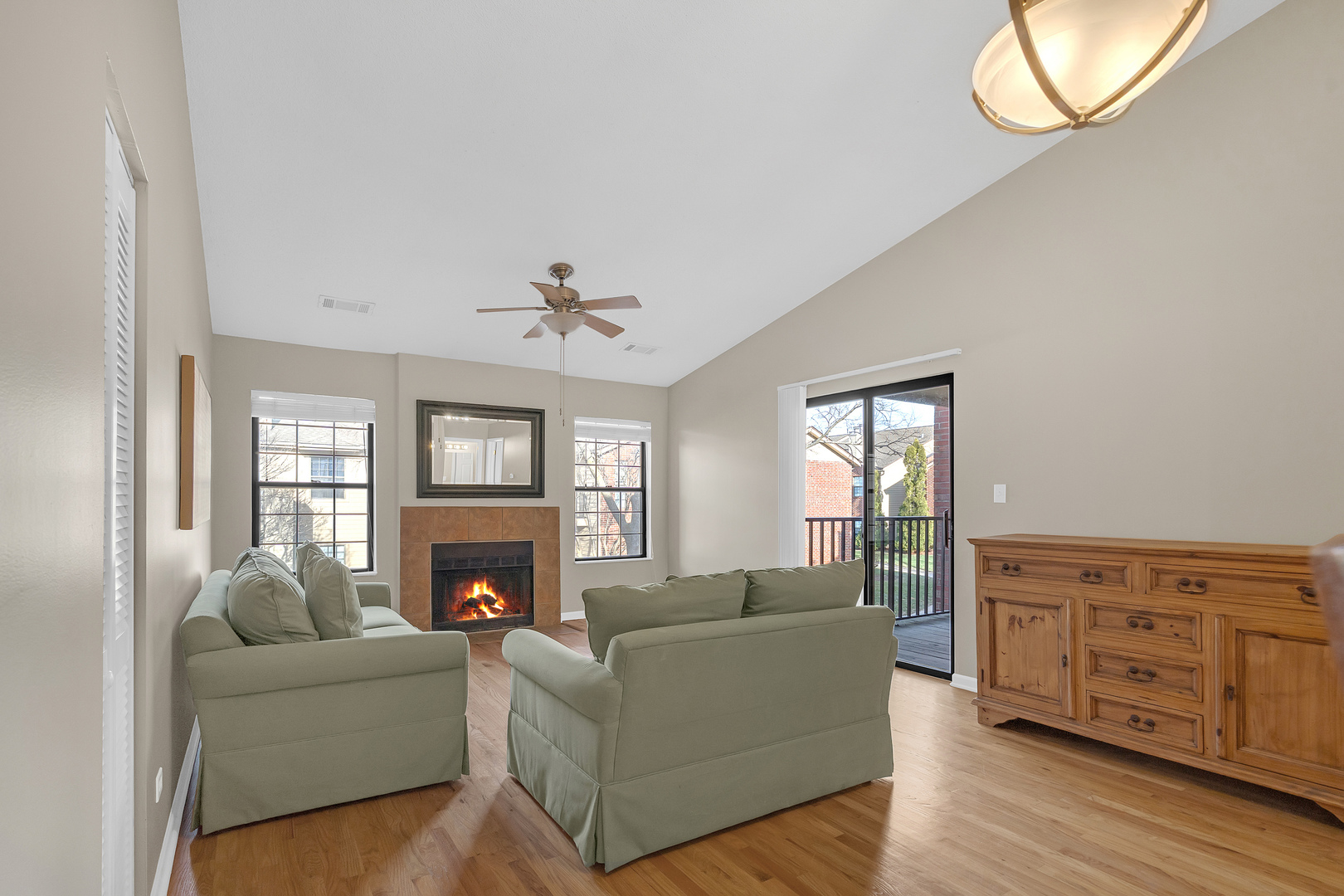 1915 North Hicks Road, Unit 208 Palatine, IL 60074 - Photo 10 of 20