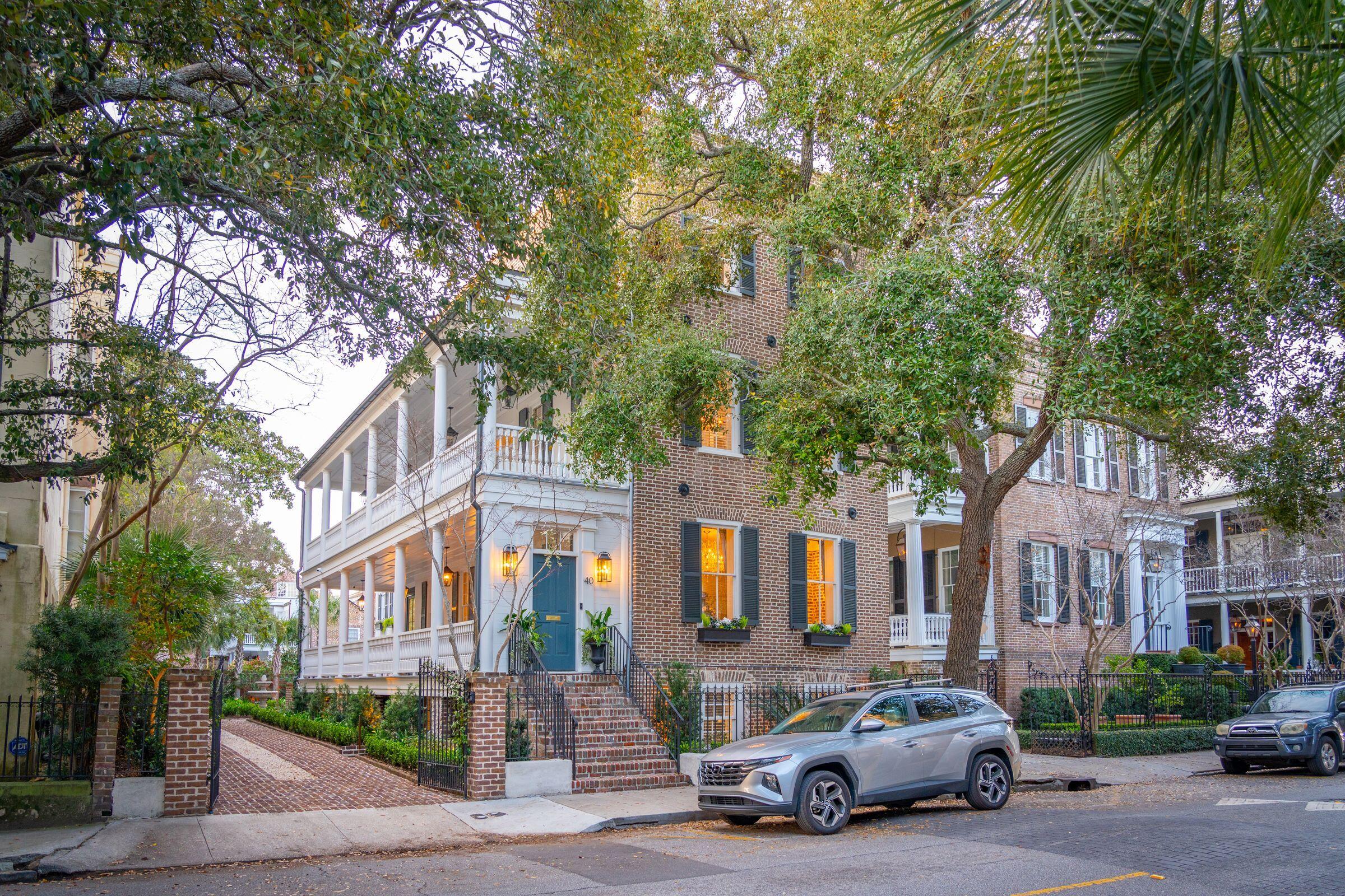 40 Hasell Street Charleston, SC 29401 - Photo 2 of 88 40HassellSt-KeenEyeMarketing-001